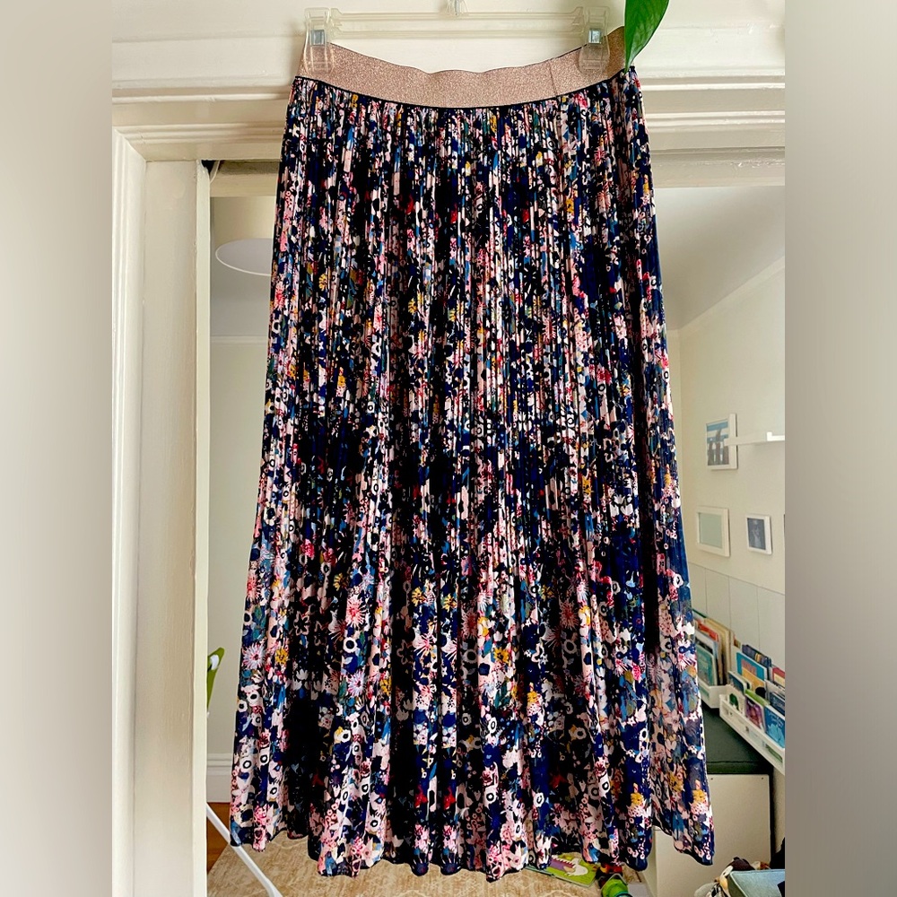Gorgeous lined midi pleated skirt